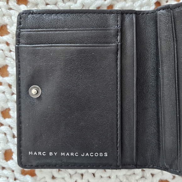 NWT Marc by Marc Jacobs Black Leather Quilted Wallet - Picture 4 of 9